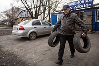 «Разбивали стекла и выпрыгивали из окон». Под Краснодаром столкнулись фура и автобус, пострадали десятки людей